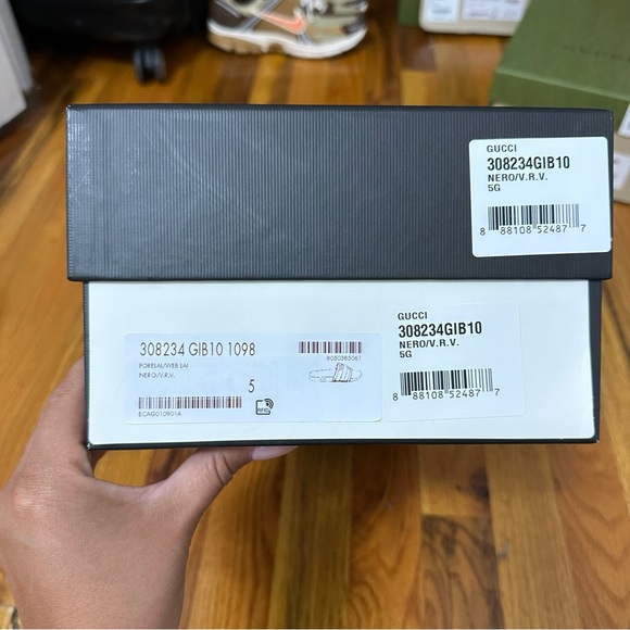 Classic Gucci Rubber Slide Sandal - Picture 5 of 7